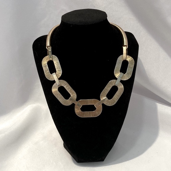 Vintage Gold Metal Chain Mirror Statement Necklace - Picture 4 of 10